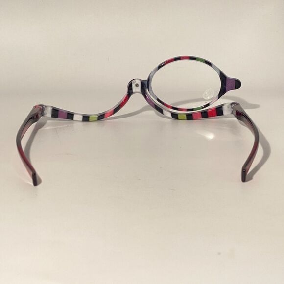 0981 Makeup Cosmetic 2.00 Flip Magnifying Glasses For Precision Application N… - Picture 7 of 10